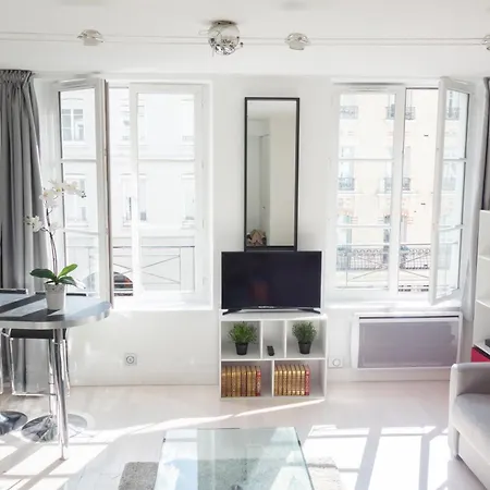 Modern And Bright Bastille Le Marais 아파트 *