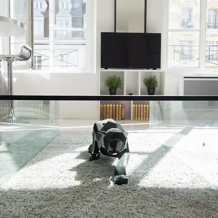 Modern And Bright Bastille Le Marais Paryż